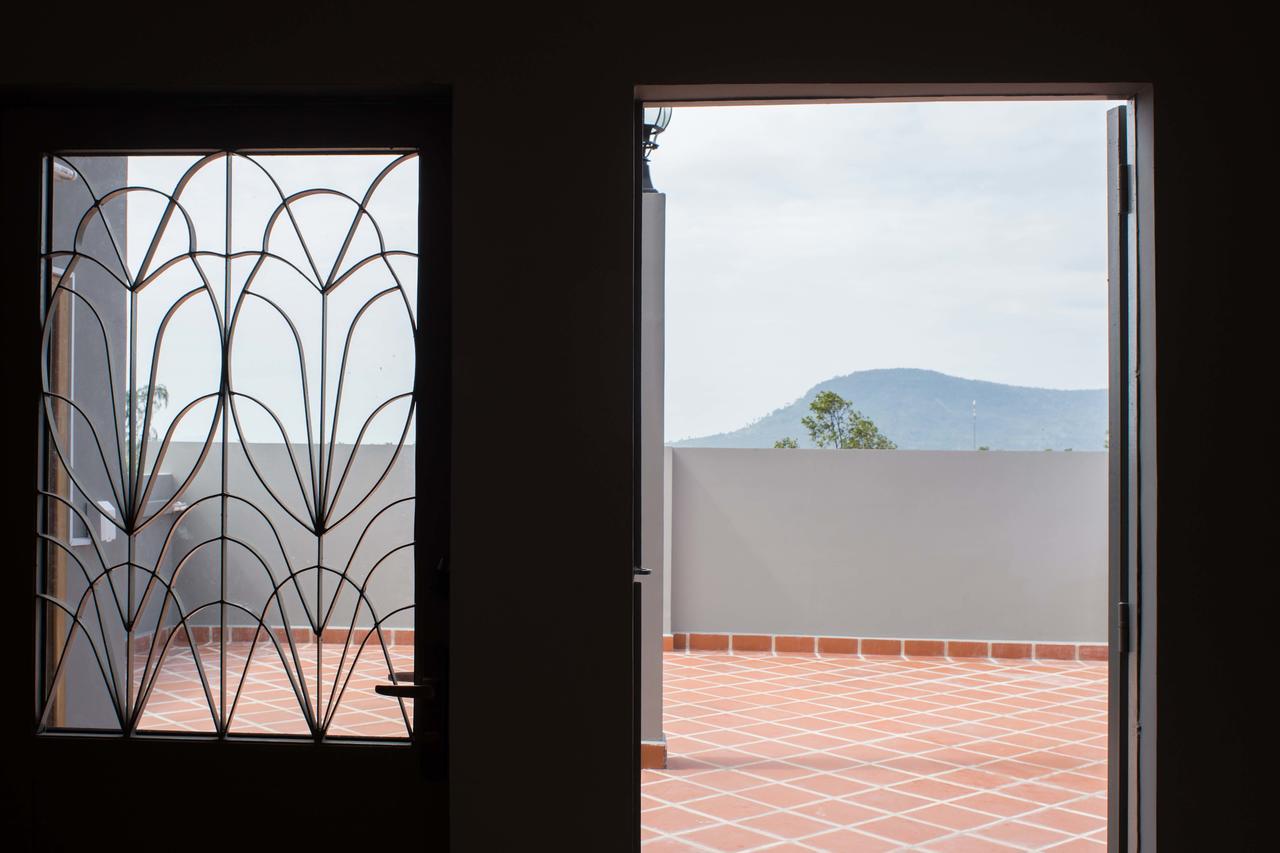 Twin Home Guesthouse Kampot Luaran gambar
